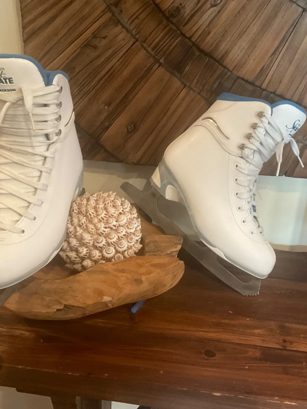 Jackson Ultima Girls Soft Skate Series Figure Skates, White, Size 5